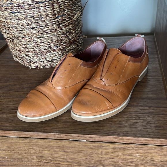 Pikolinos Pyrgos Slip On Laceless Leather Oxfords - Picture 2 of 13